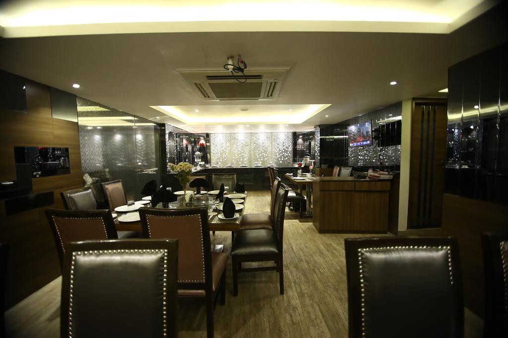 Hotel Jrd Exotica-Business Hotel New Delhi Exteriör bild
