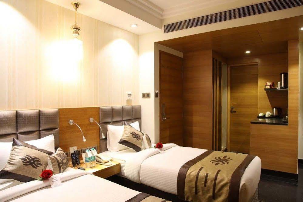 Hotel Jrd Exotica-Business Hotel New Delhi Exteriör bild